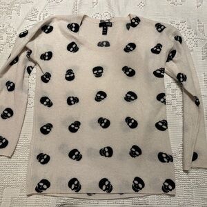 Aqua Women's cashmere Skull Pattern Sweater - white and Black